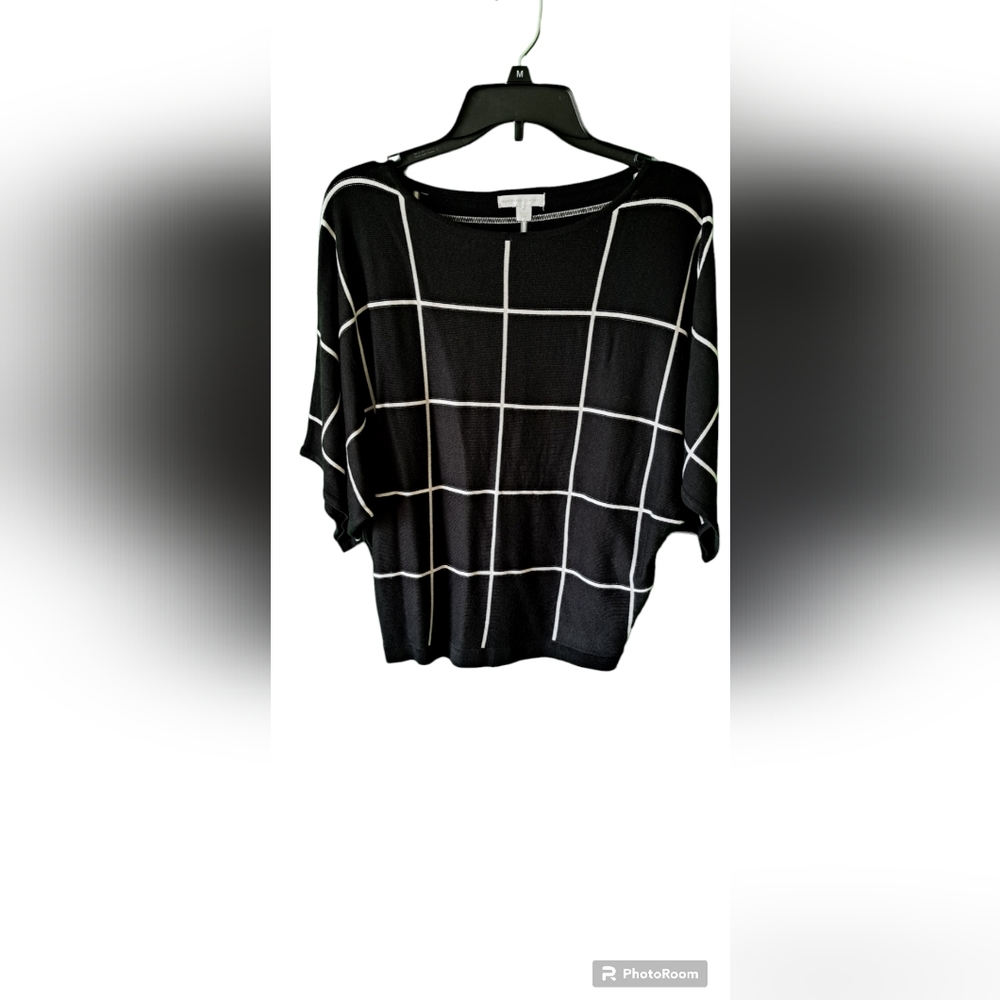 New York Company. Size XS. Plaid/ black and white women's top.